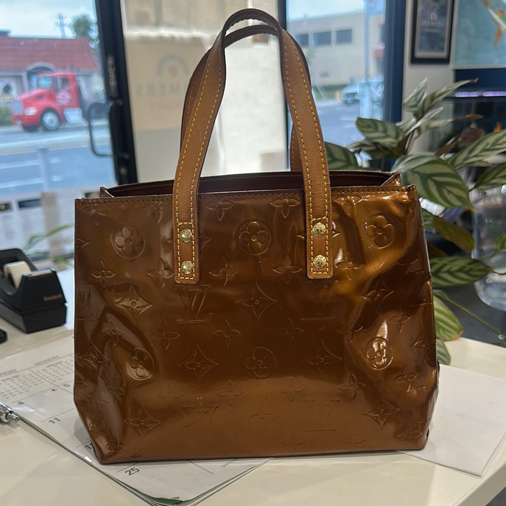 Louis Vuitton Brown Tote Bag  vernis vintage mini tote
Authentic firm price